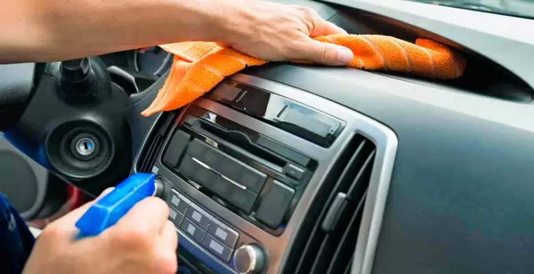 Limpieza Profunda Interior de Vehículos - Image 2